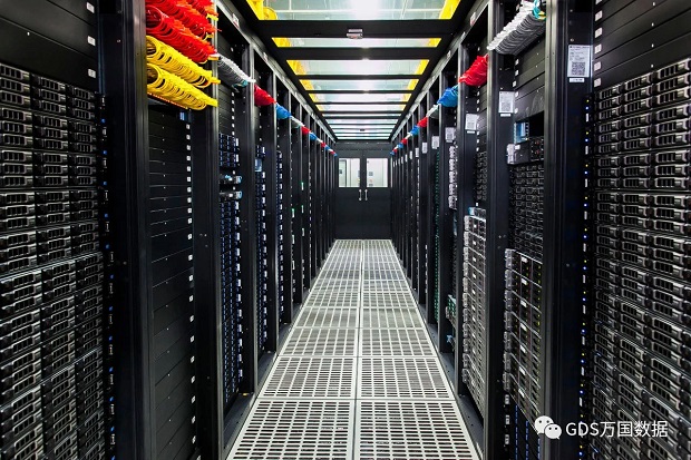 如何應對企業IT架構重構中的問題——萬國數據云網融合解決方案