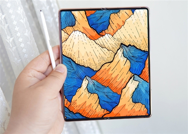 三星 Galaxy Z Fold 3 / Flip 3 有望于 8 月發布，正在量產主要部件