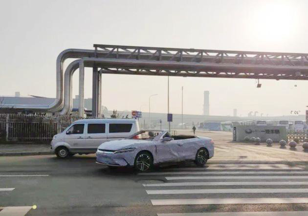比亞迪漢 EV 敞篷版諜照曝光，造型拉風