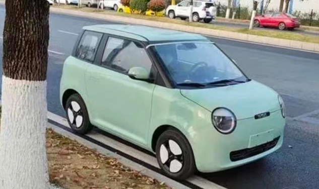 五菱宏光 MINI EV 新對手，長安“糯玉米”路試諜照曝光